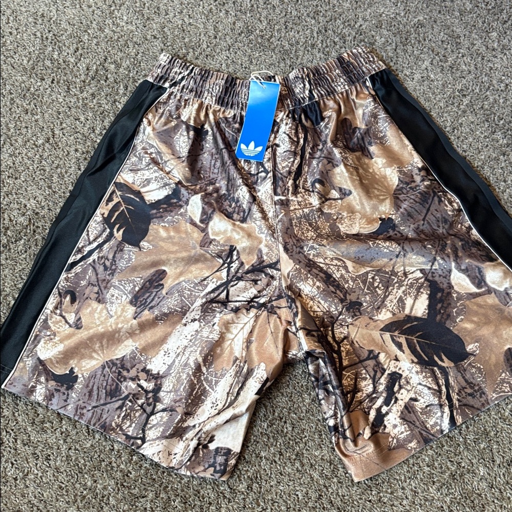Adidas Originals Camo Shorts - Picture 5 of 5